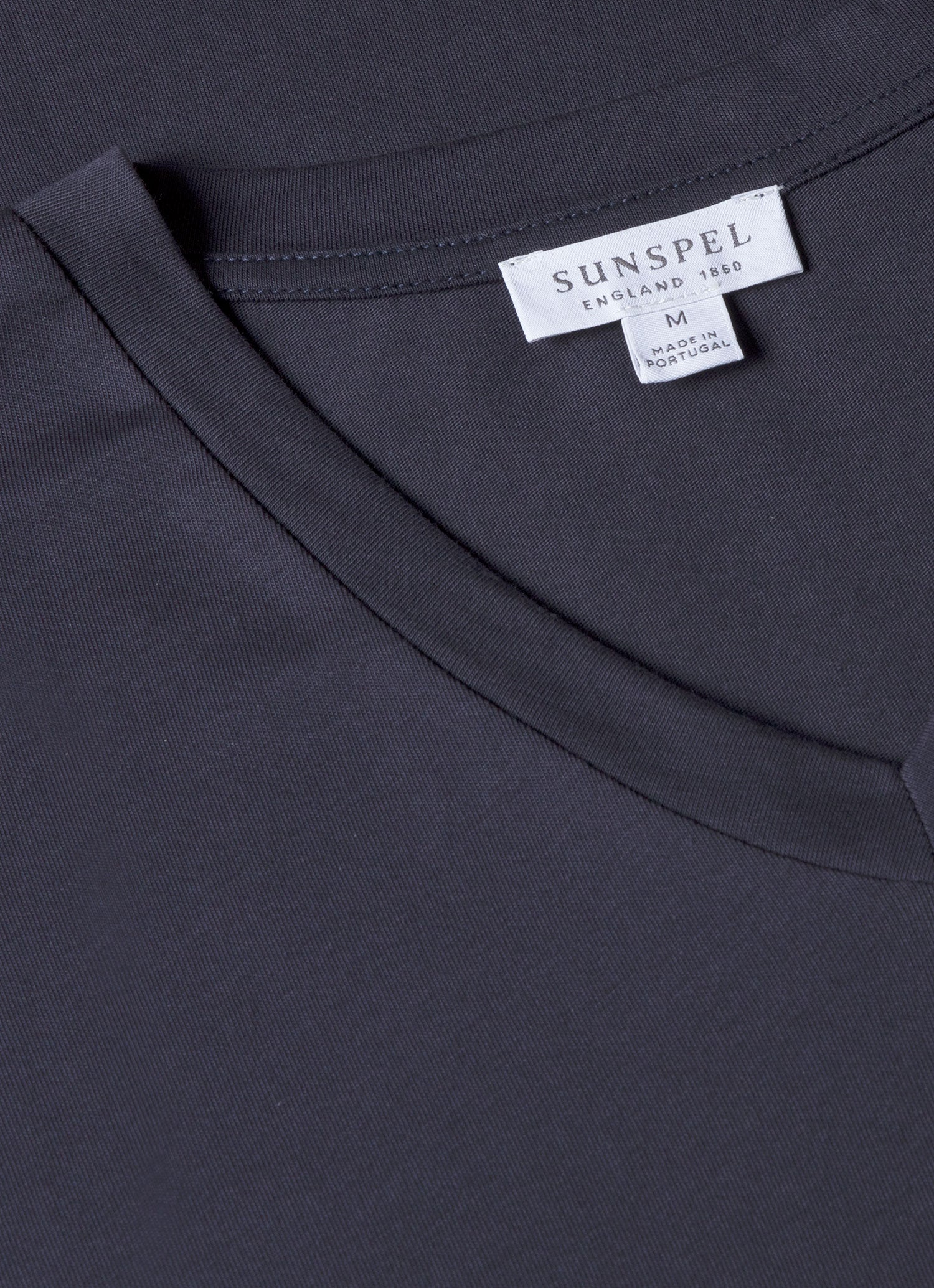 Men's Riviera V-neck T-shirt in Navy - Image 4