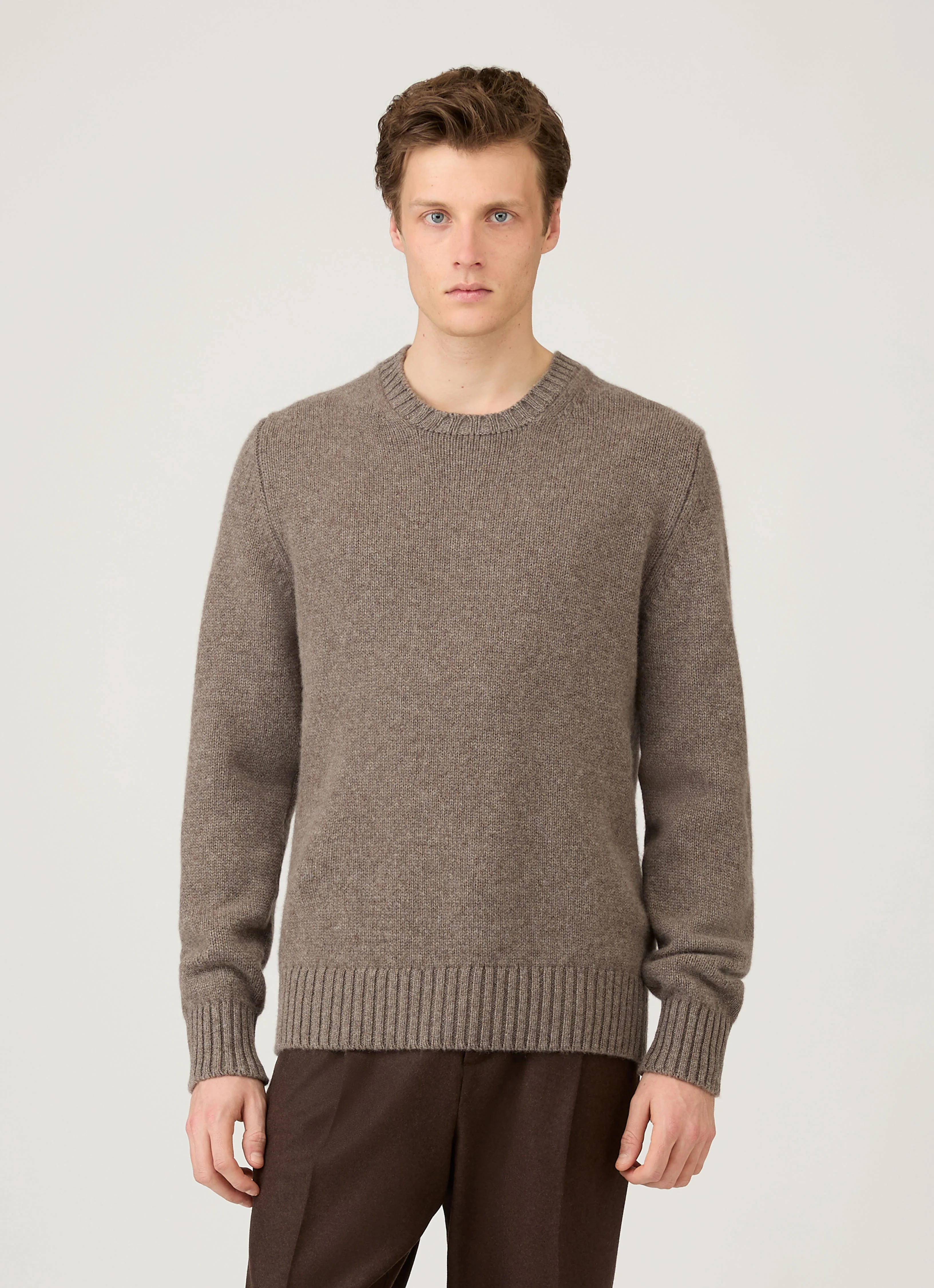 Men's Roxburgh Cashmere Jumper in Bark - Image 2