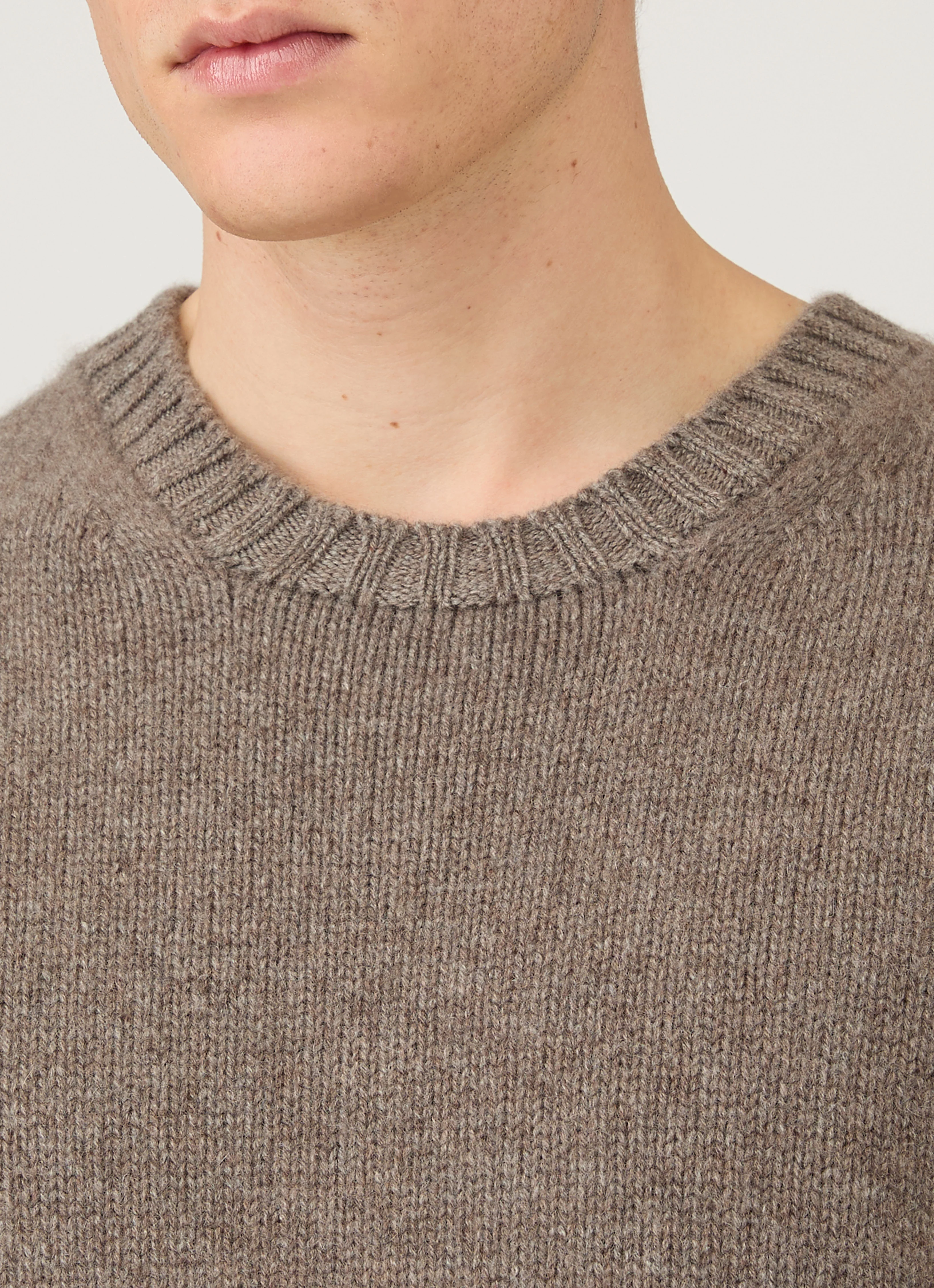 Men's Roxburgh Cashmere Jumper in Bark - Image 6