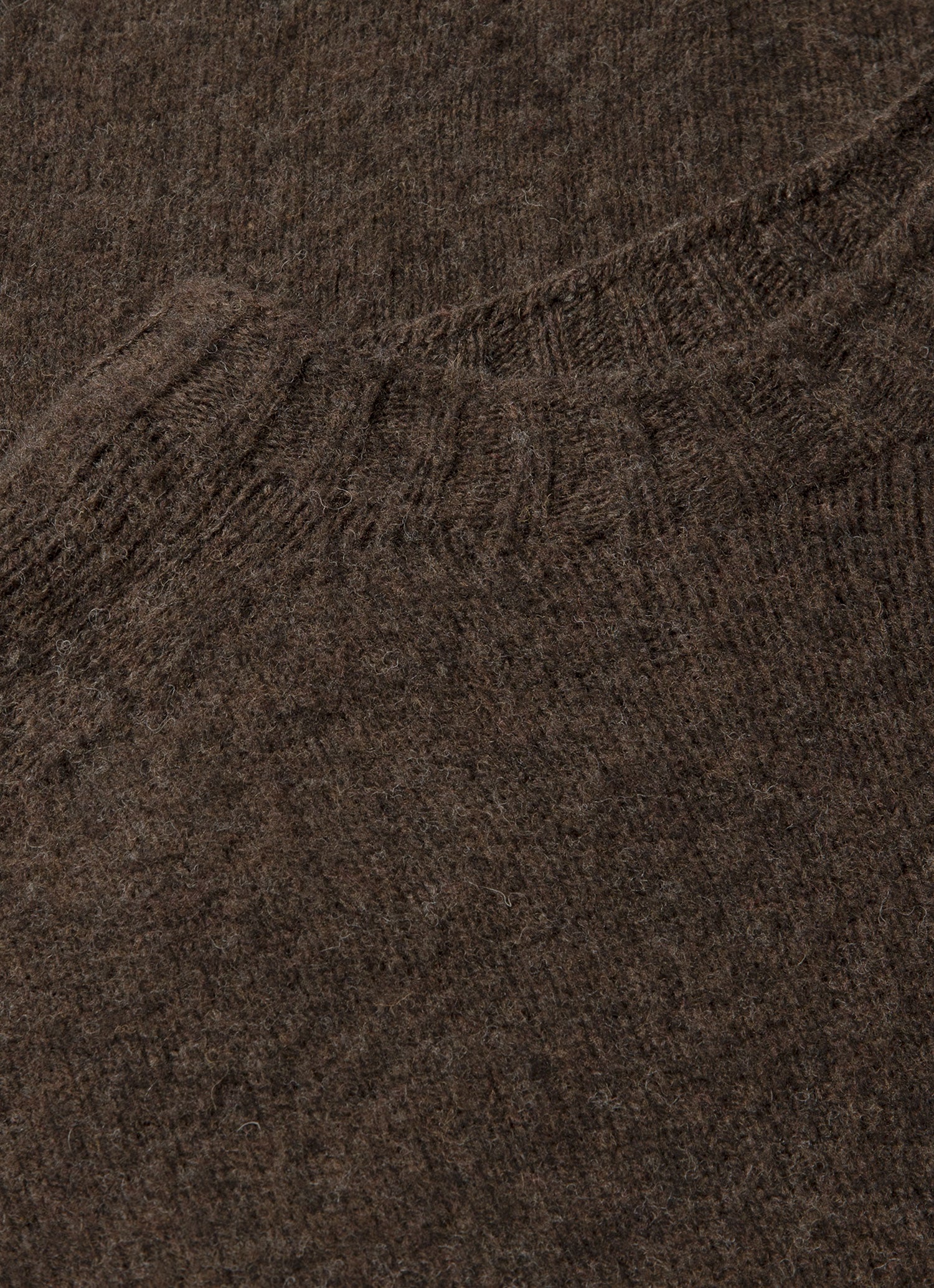 Men's Shetland Crew Neck Jumper in Bark - Image 4