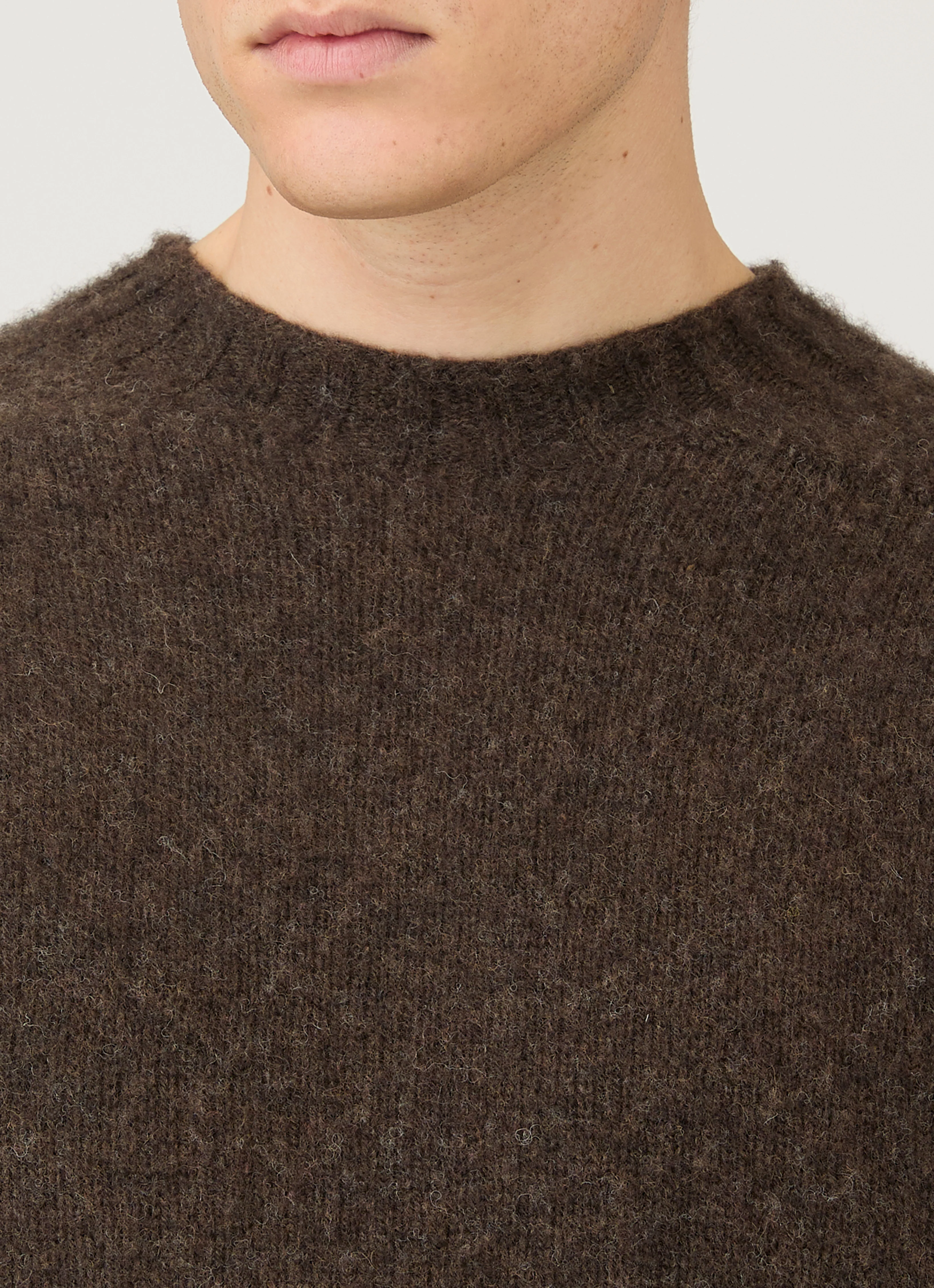 Men's Shetland Crew Neck Jumper in Bark - Image 6