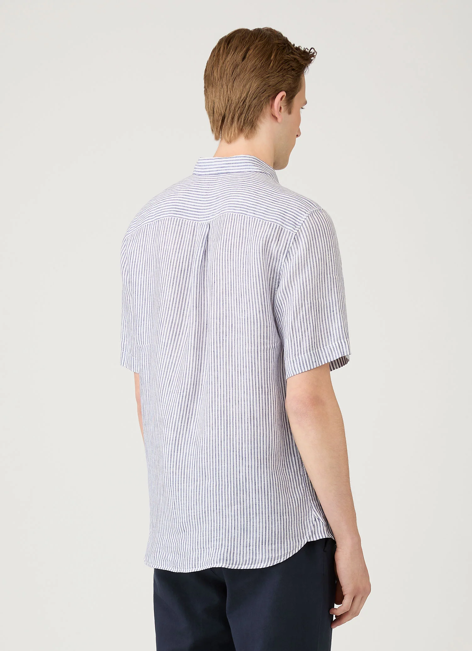 Men's Short Sleeve Linen Shirt in White/Navy - Image 5