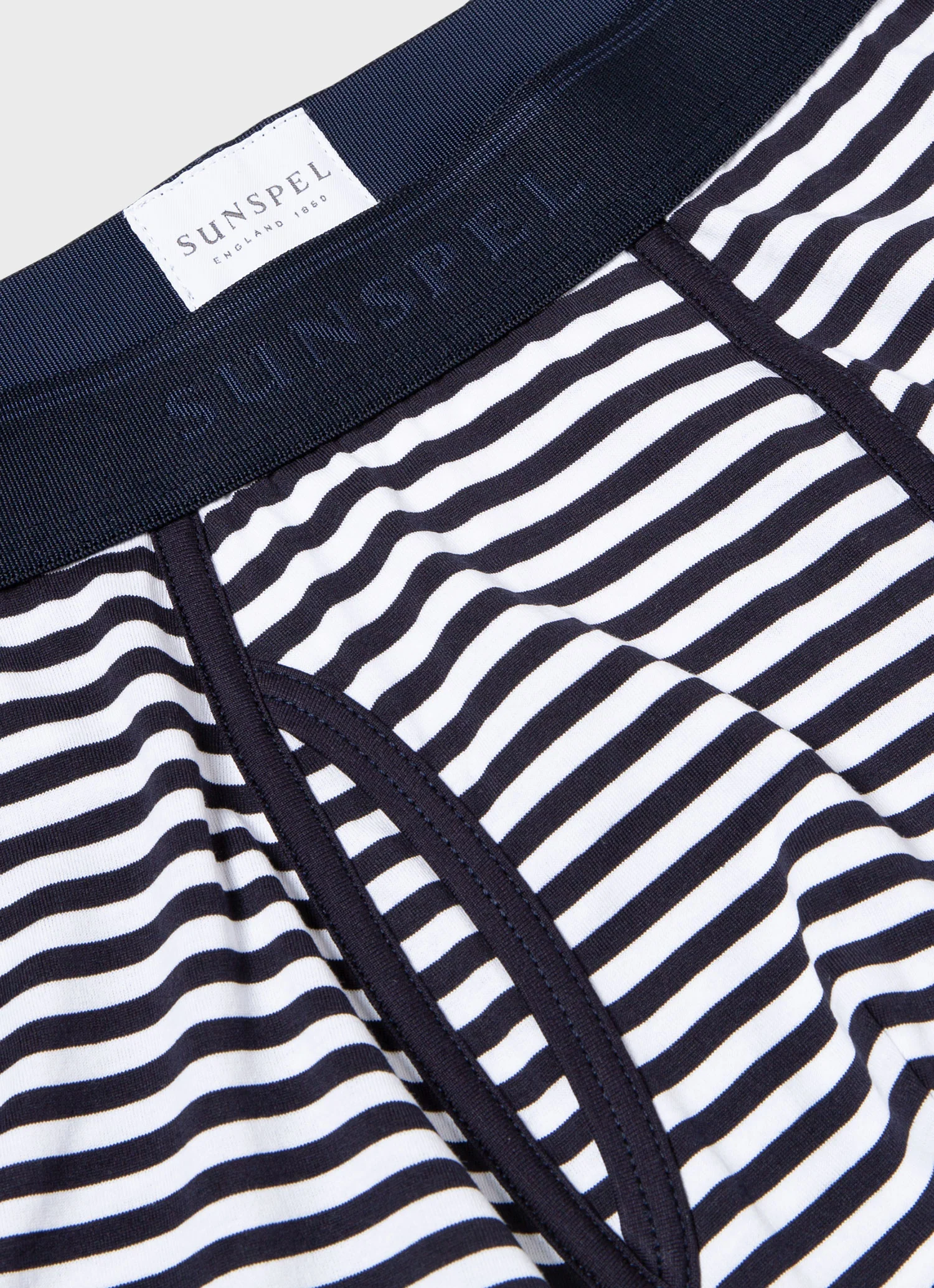 Men's Superfine Cotton Trunks in White/Navy - Image 4