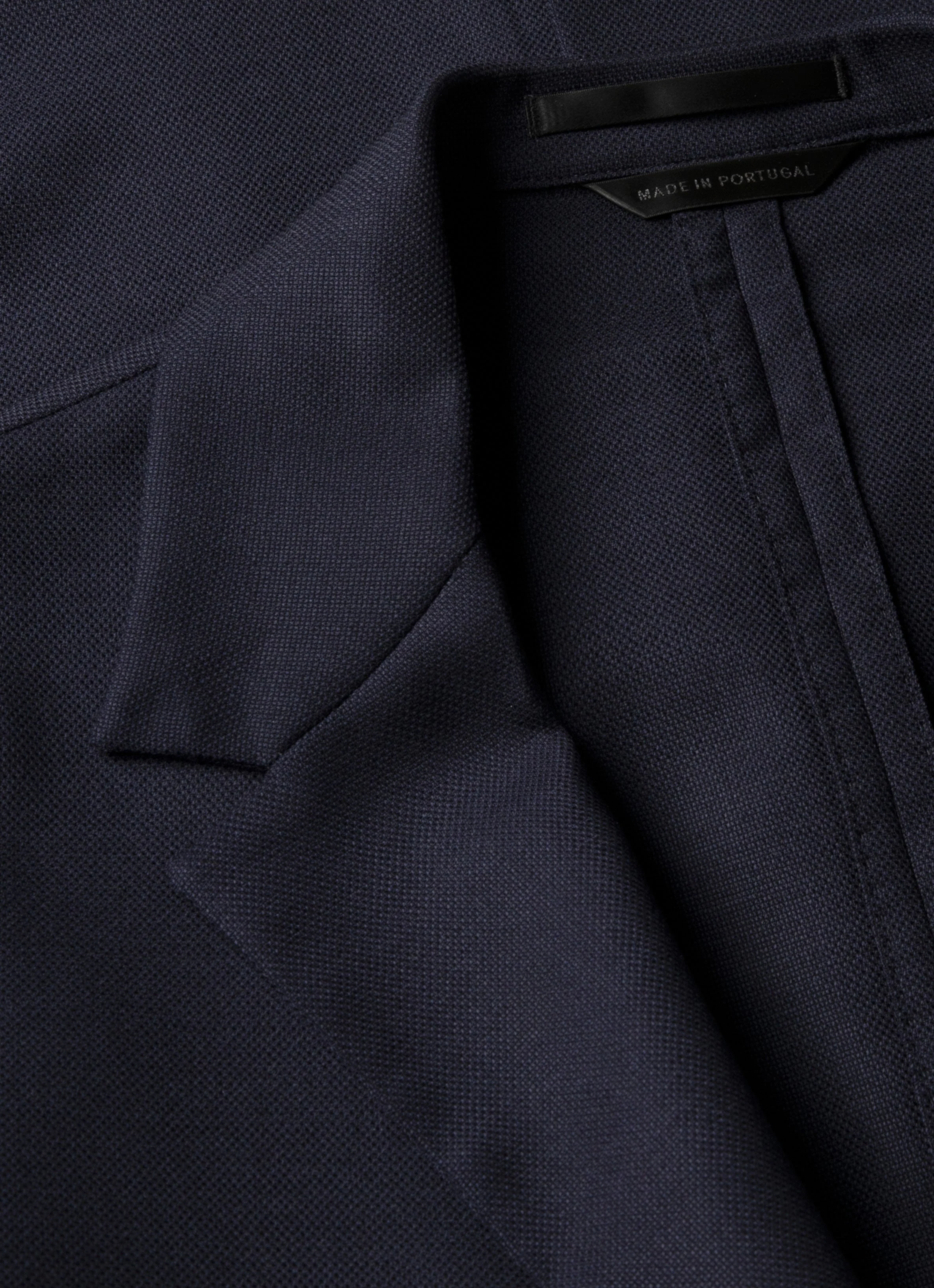 Men's Lightweight Travel Wool Two-Piece Suit in Navy - Image 4