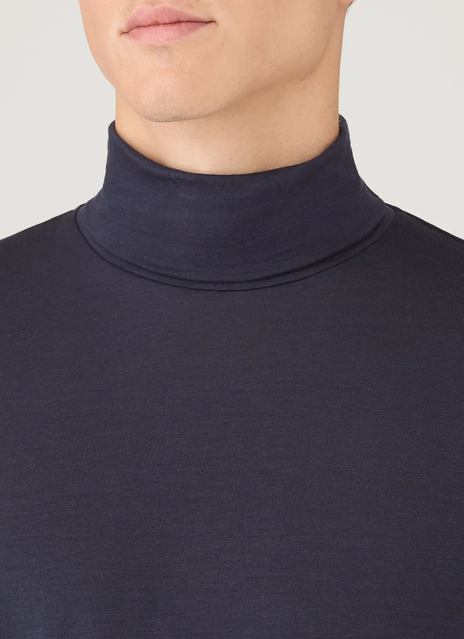 Men's Ultra-Fine Merino Roll Neck in Navy - Image 6