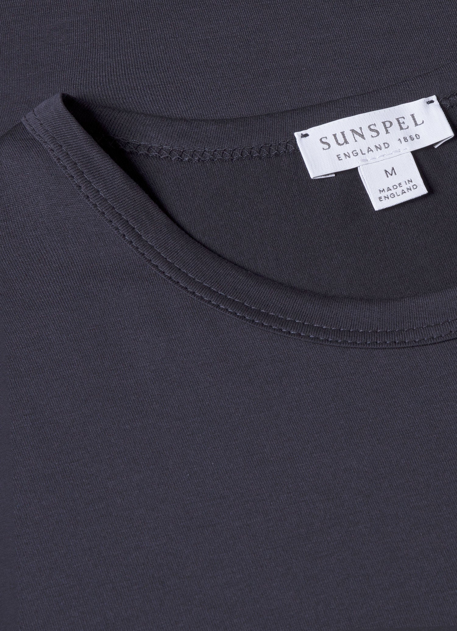 Men's Classic T-shirt in Navy - Image 4
