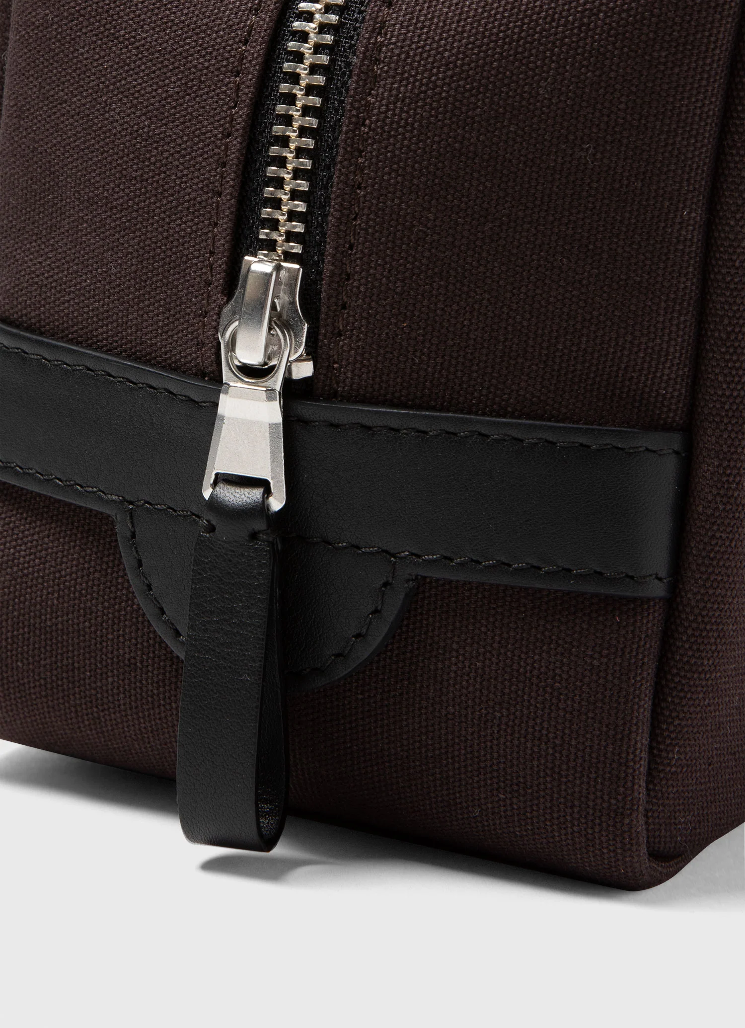 Washbag in Brown - Image 3
