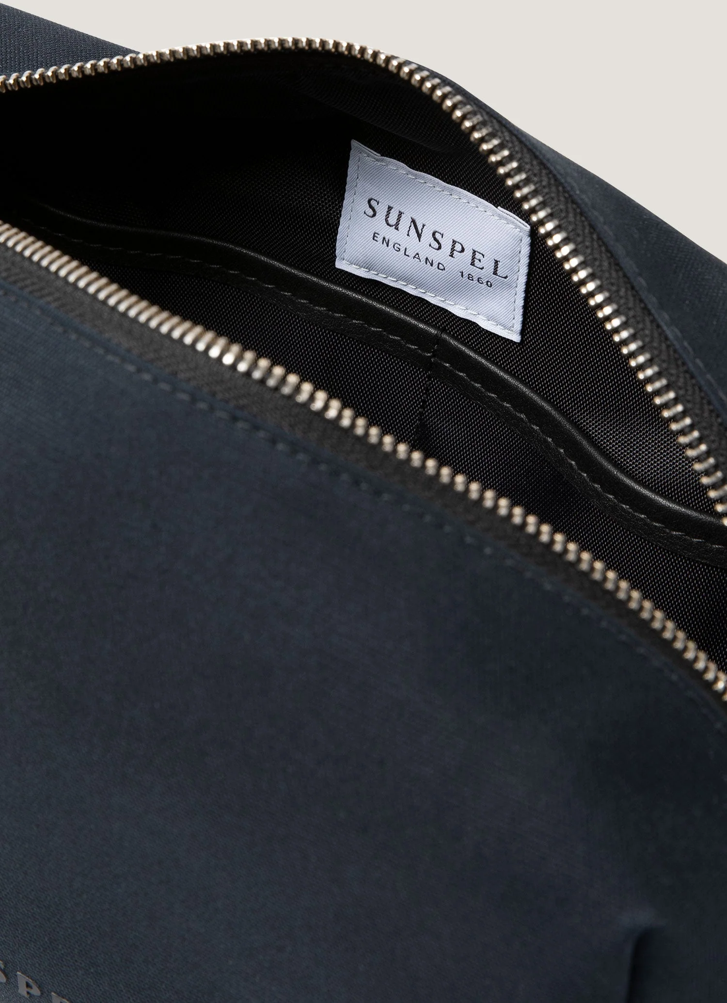 Washbag in Navy - Image 5