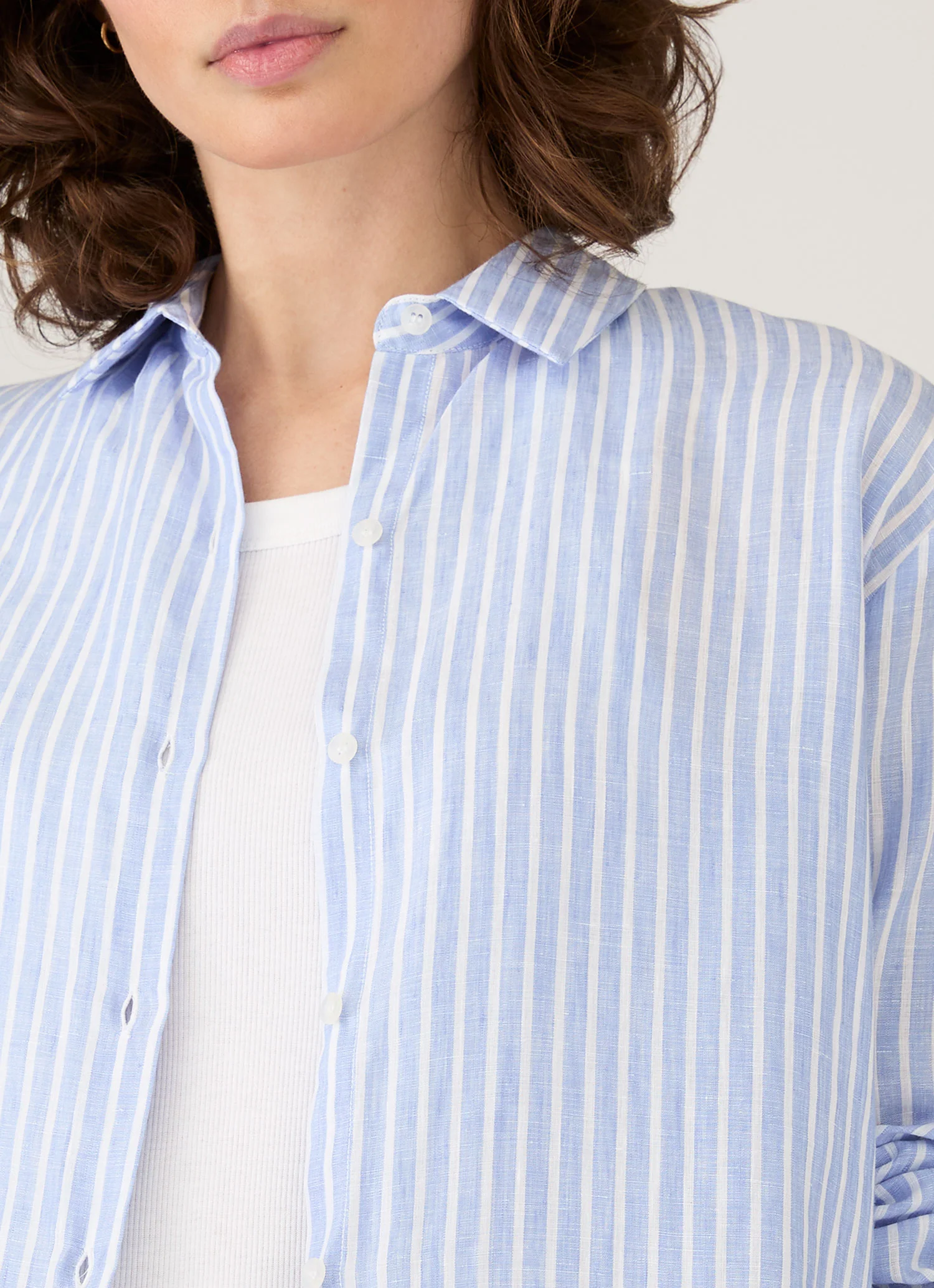 Women's Linen Shirt in Blue/White - Image 4