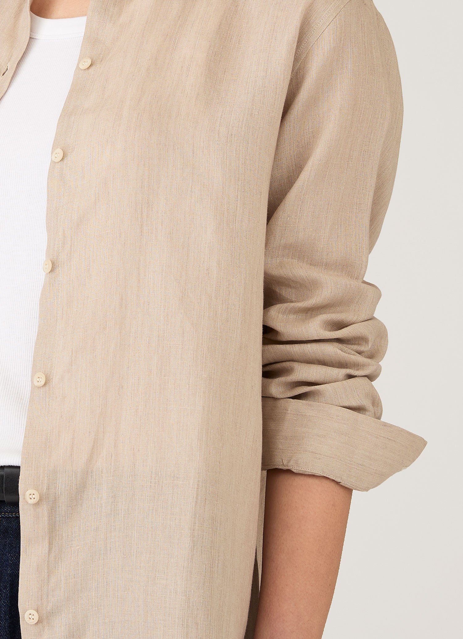 Women's Linen Shirt in Hazelwood - Image 4