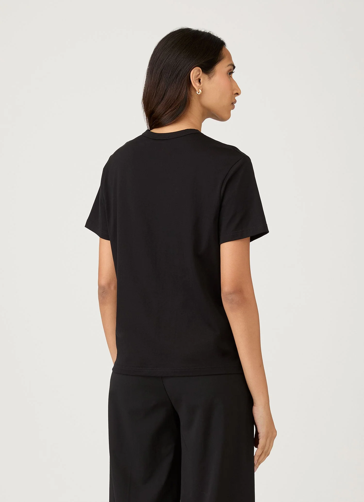 Women's Relaxed Fit T-shirt in Black - Image 3