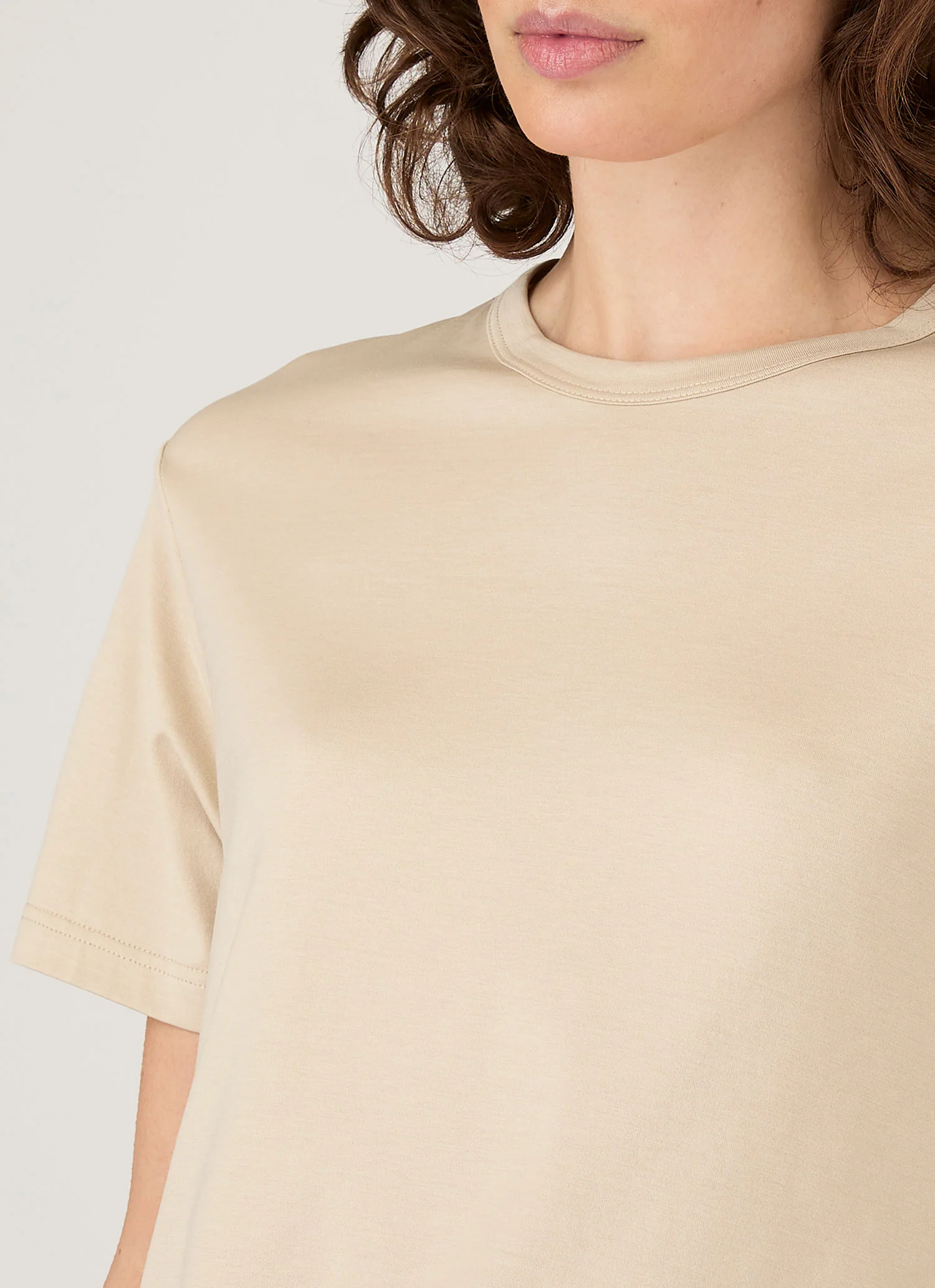 Women's Relaxed Fit T-shirt in Hazelwood - Image 4