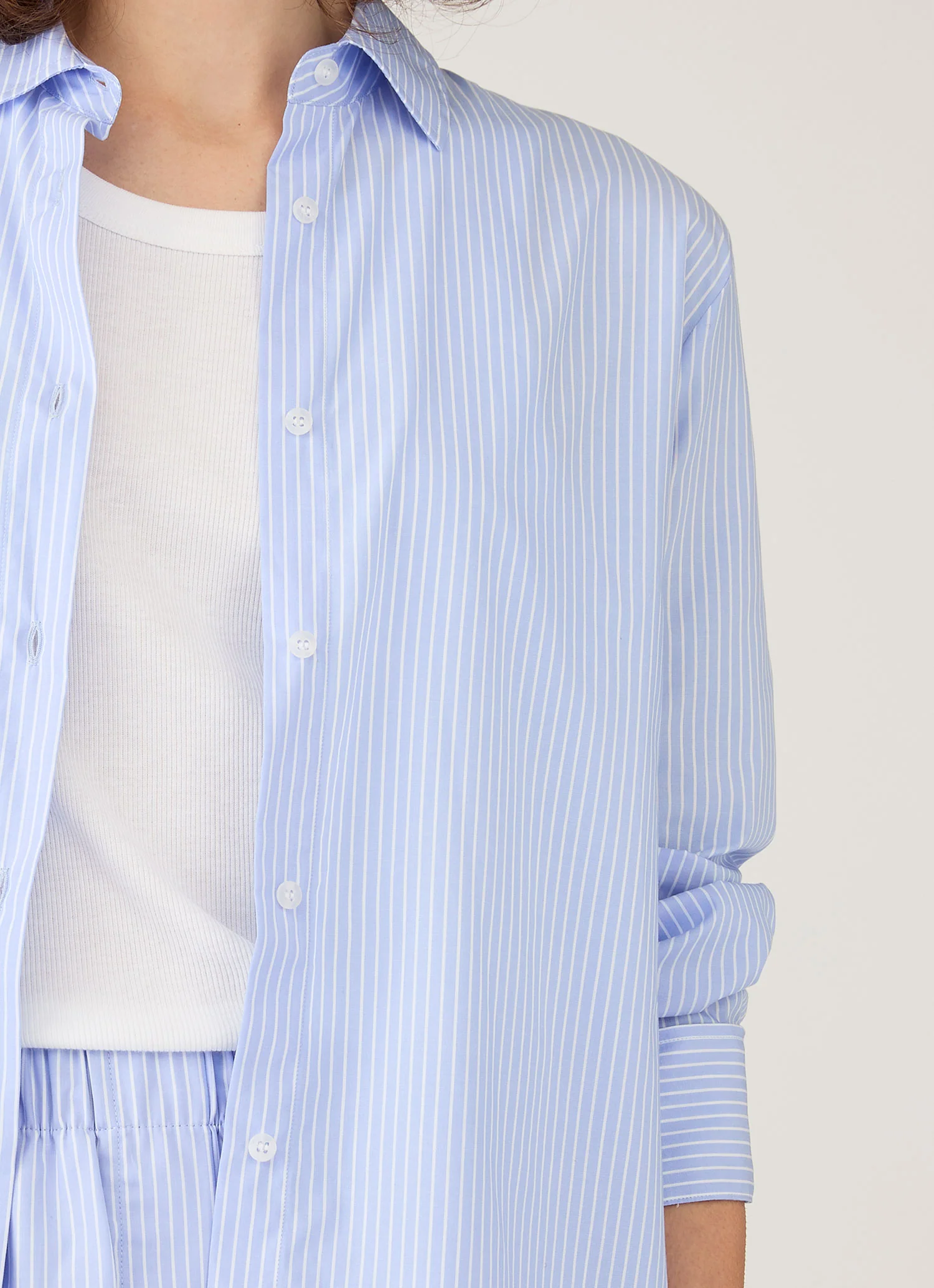 Women's Relaxed Poplin Shirt in Pale Blue/White - Image 4