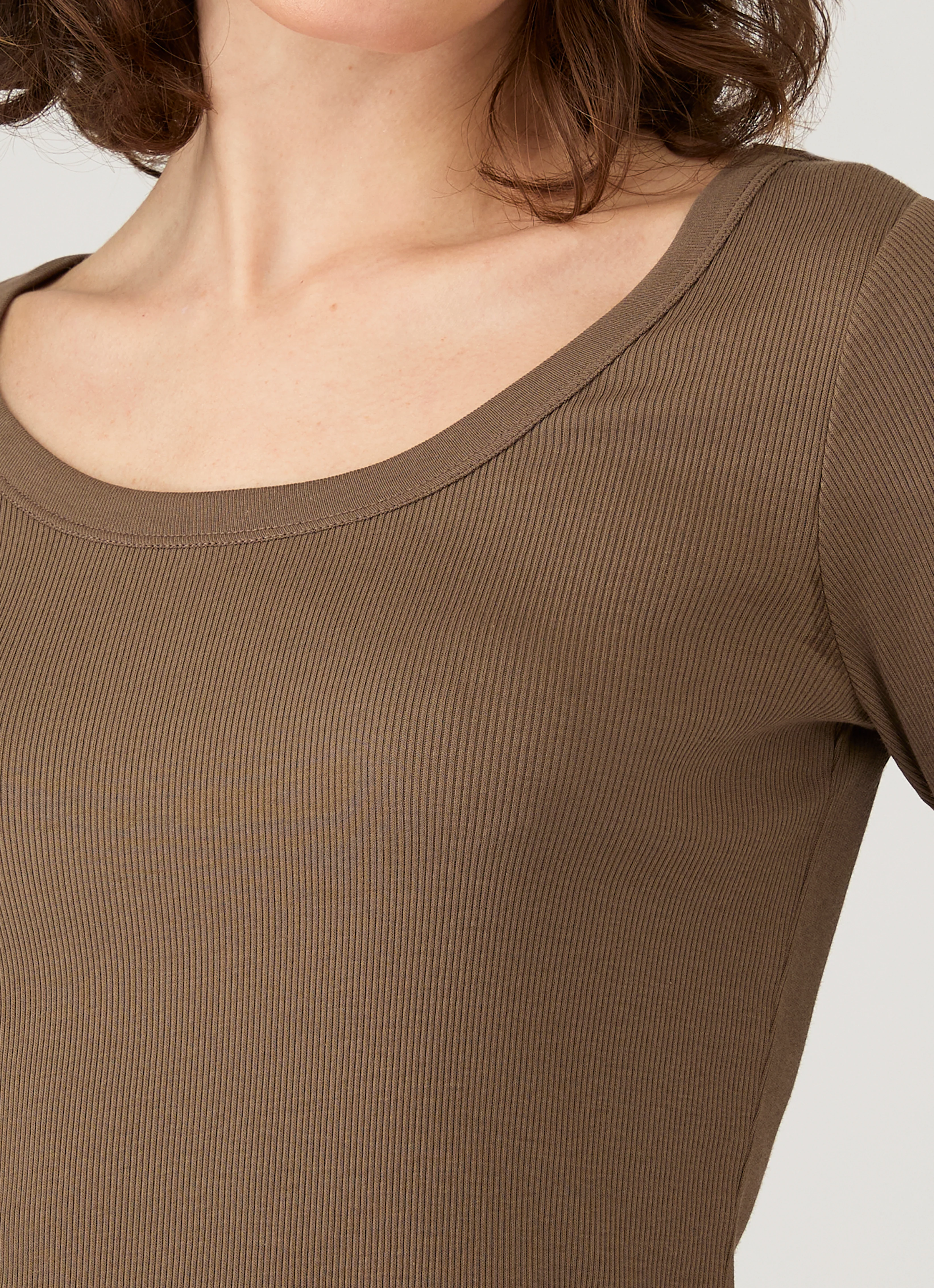 Women's Ribbed Scoop Neck T-shirt in Dark Cedar - Image 4