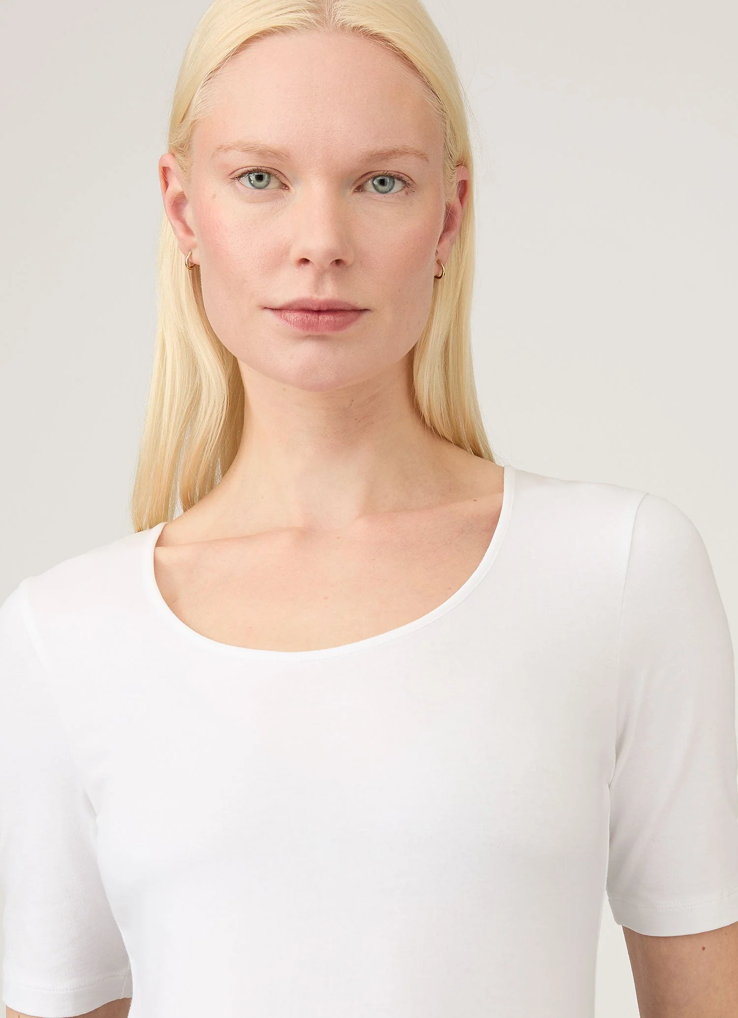 Women's Stretch Cotton Scoop Top in White - Image 4